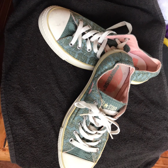 converse elephant print